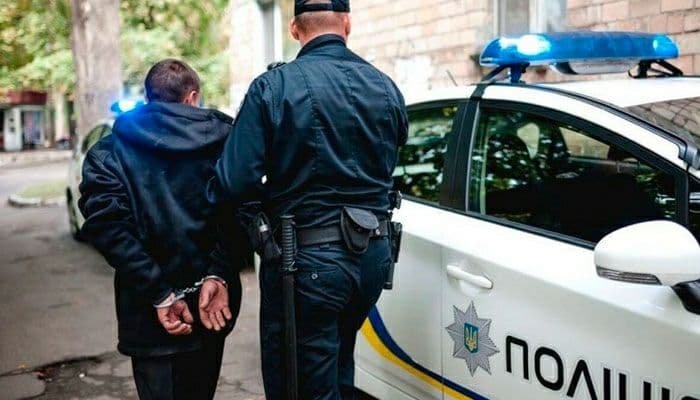 У Львові на хабарі затримали поліцейського