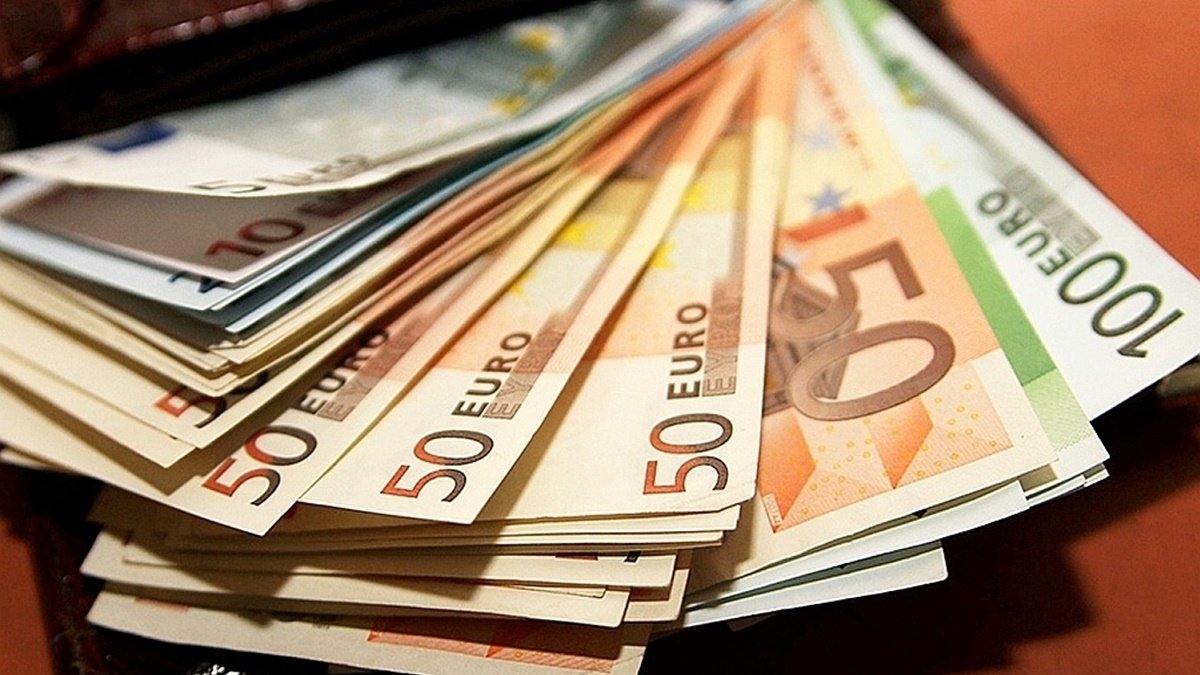 В ЕС планируют запретить расчеты наличкой на сумму более 10 тысяч евро