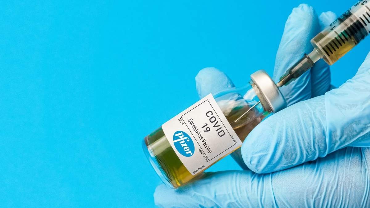 Коли Україна отримає першу партію вакцин Pfizer за контрактом: в МОЗ озвучили терміни