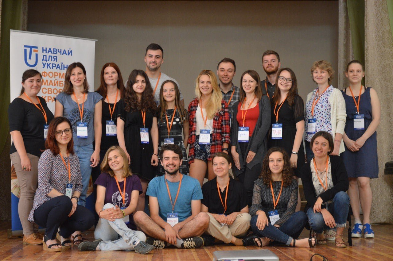 В Україні шукають добровольців для викладання профільних предметів у сільських школах