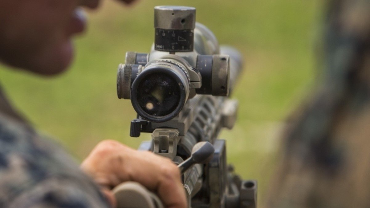 Снайпер боевиков убил украинского военного на Донбассе