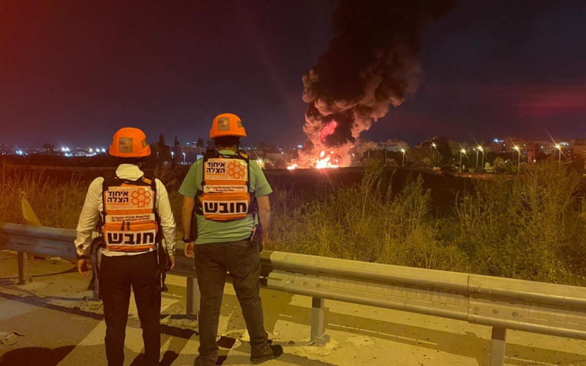 Ливан запустил ракеты по Израилю: загорелась синагога