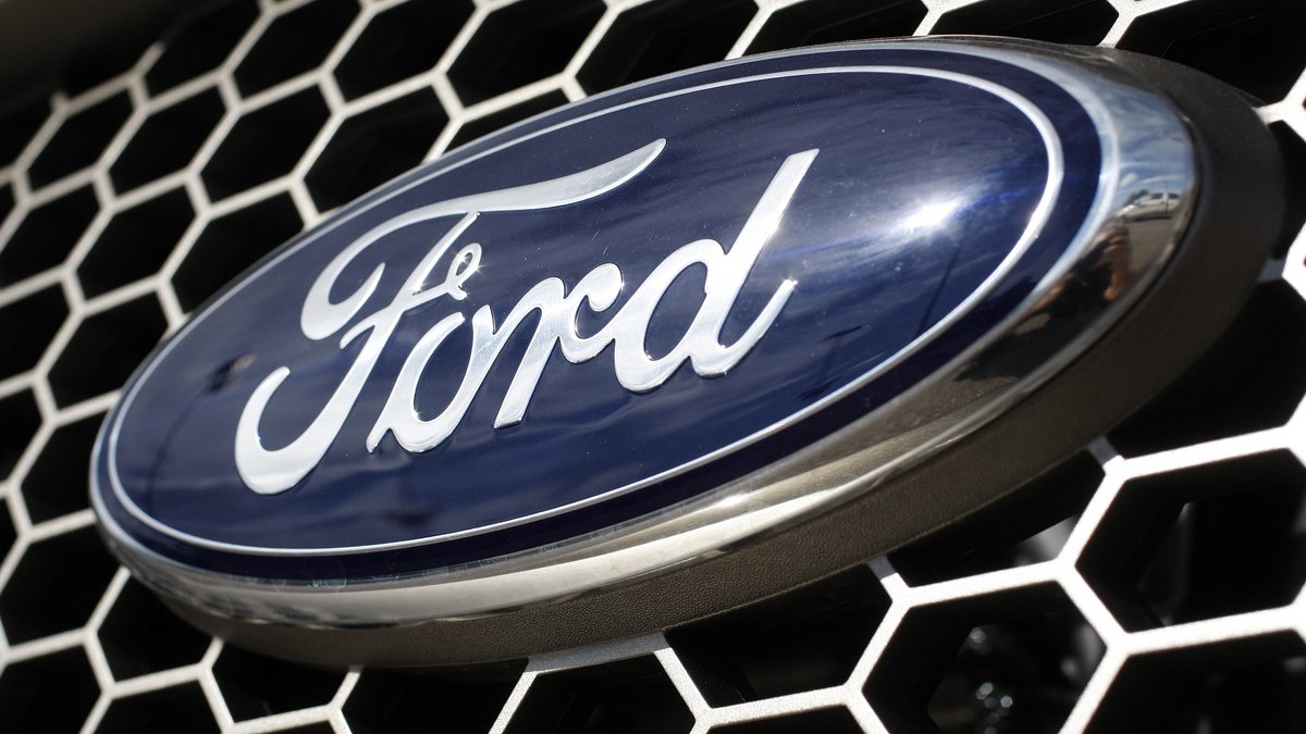 Ford запатентовала технологию, транслирующую на экран в автомобиле все рекламные билборды на пути