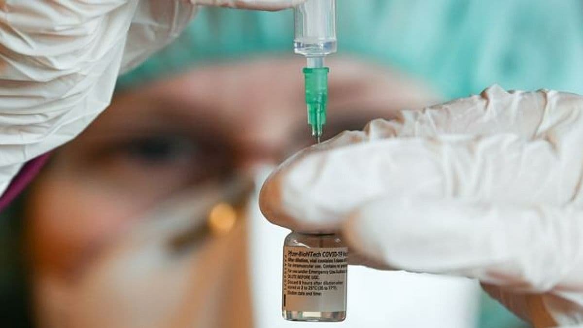 Вчені Німеччини припустили, що потрібно буде повторно вакцинуватися від COVID-19