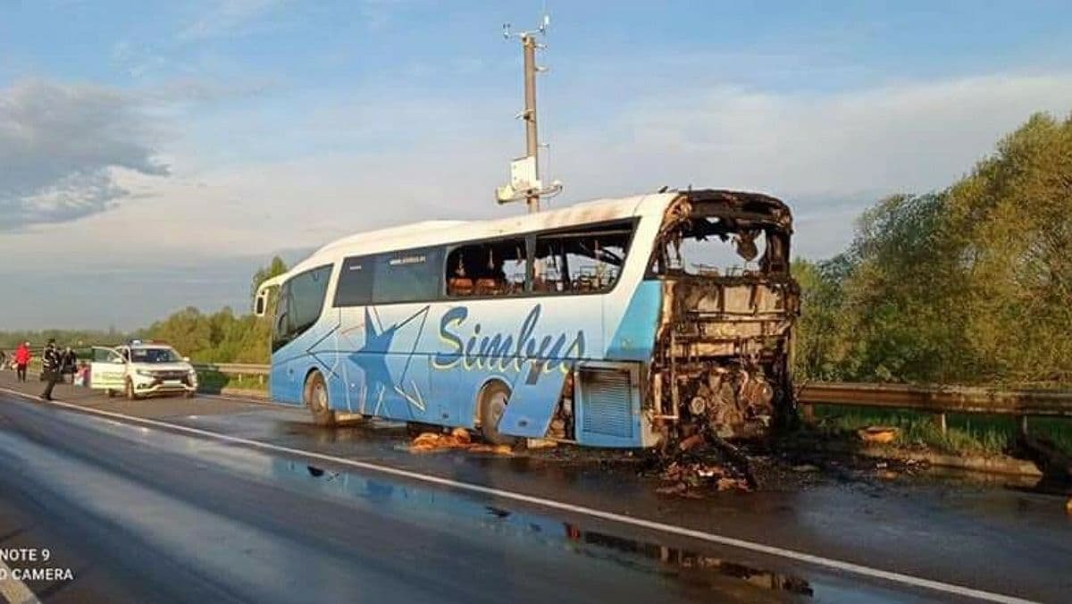 Во Львовской области загорелся рейсовый автобус с 20 пассажирами