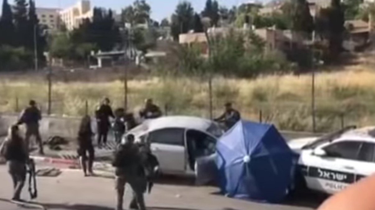 В Иерусалиме авто протаранило толпу: пострадали полицейские