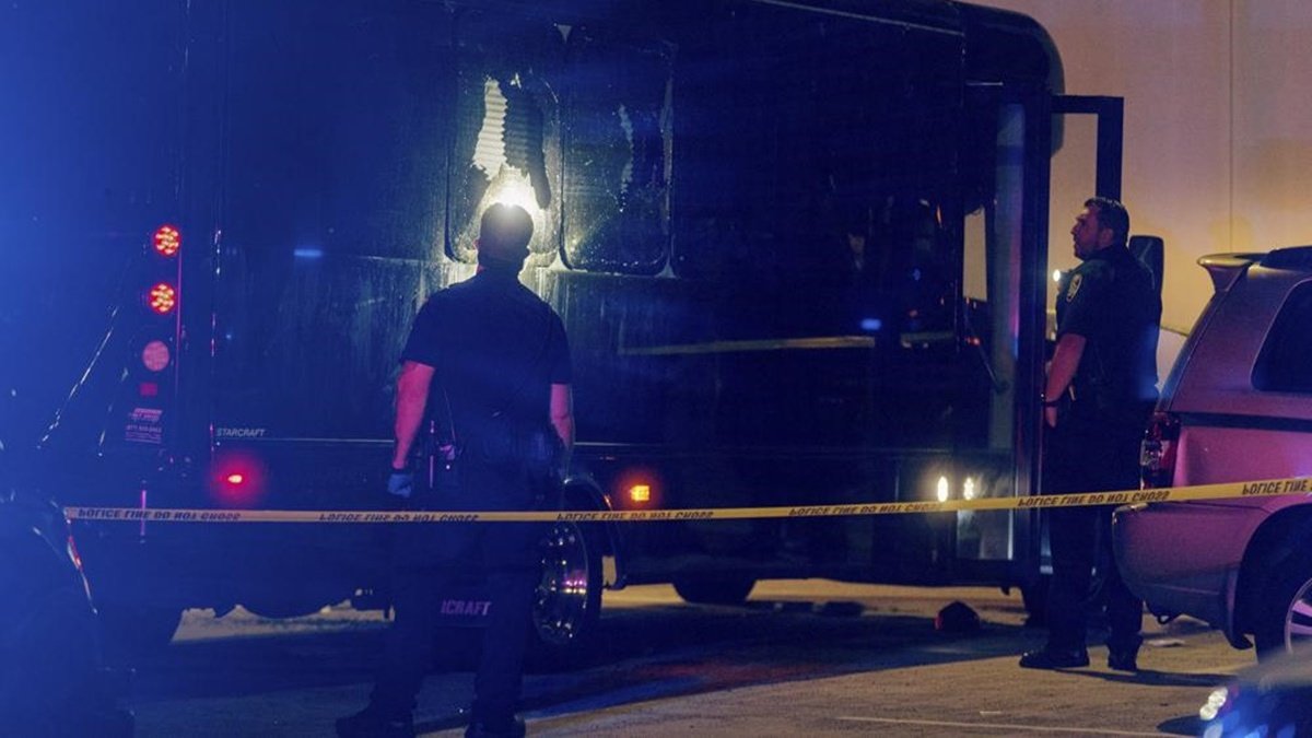 В Калифорнии обстреляли автобус для вечеринок: есть жертвы и раненые