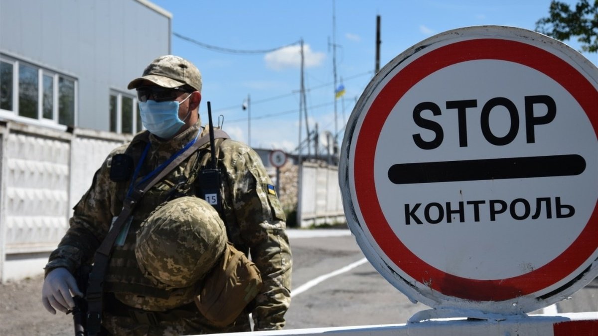 На Донбассе закрыли КПВВ «Счастье» из-за обстрелов боевиков