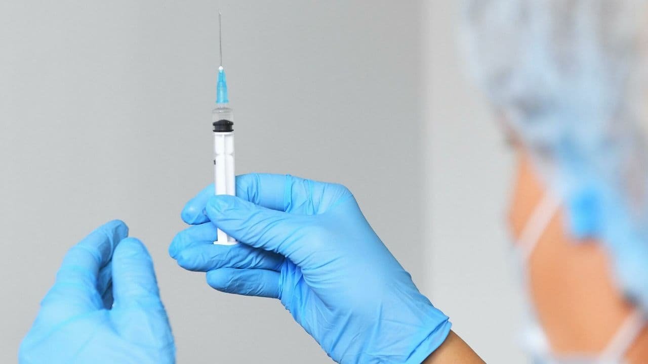 В Украине за сутки COVID-прививку получили почти 19 тысяч человек