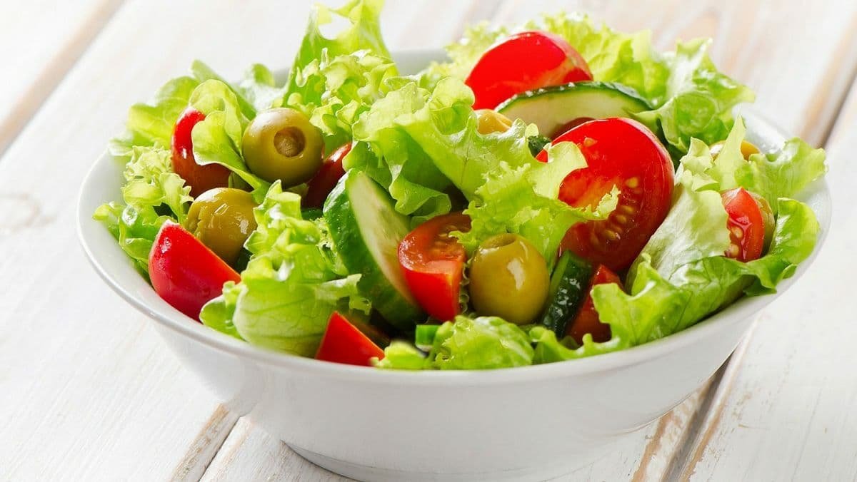 5 рецептов простых летних салатов