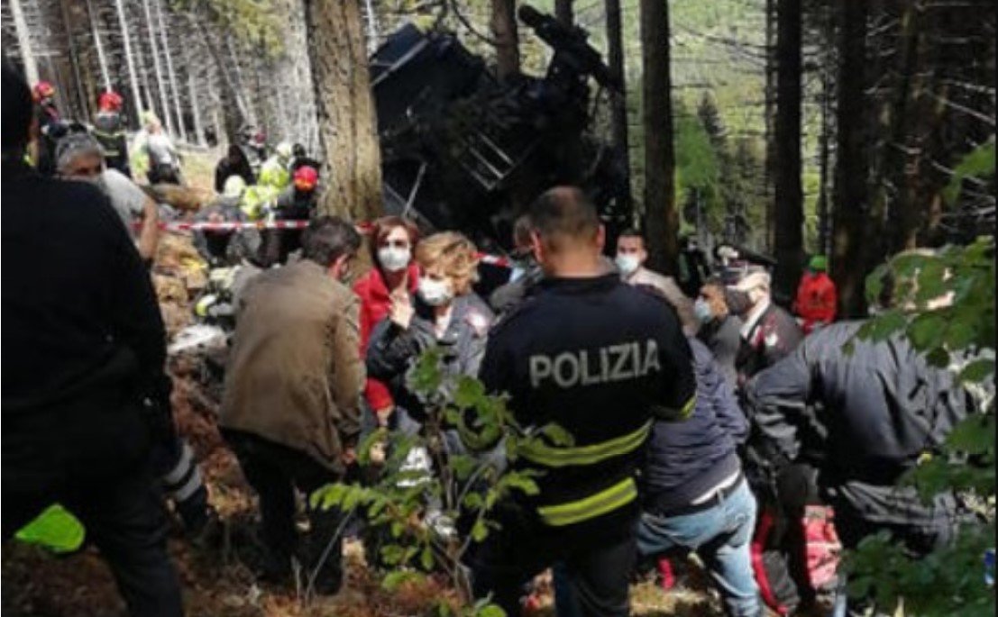 Під час обриву канатної дороги в Італії загинули 13 людей, серед них іноземці