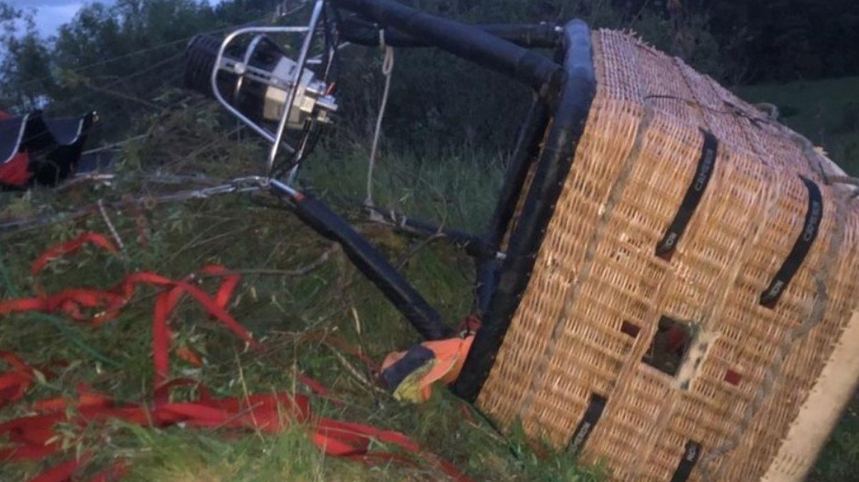 Падіння повітряної кулі у Кам'янець-Подільському: лікарі розповіли про стан постраждалих