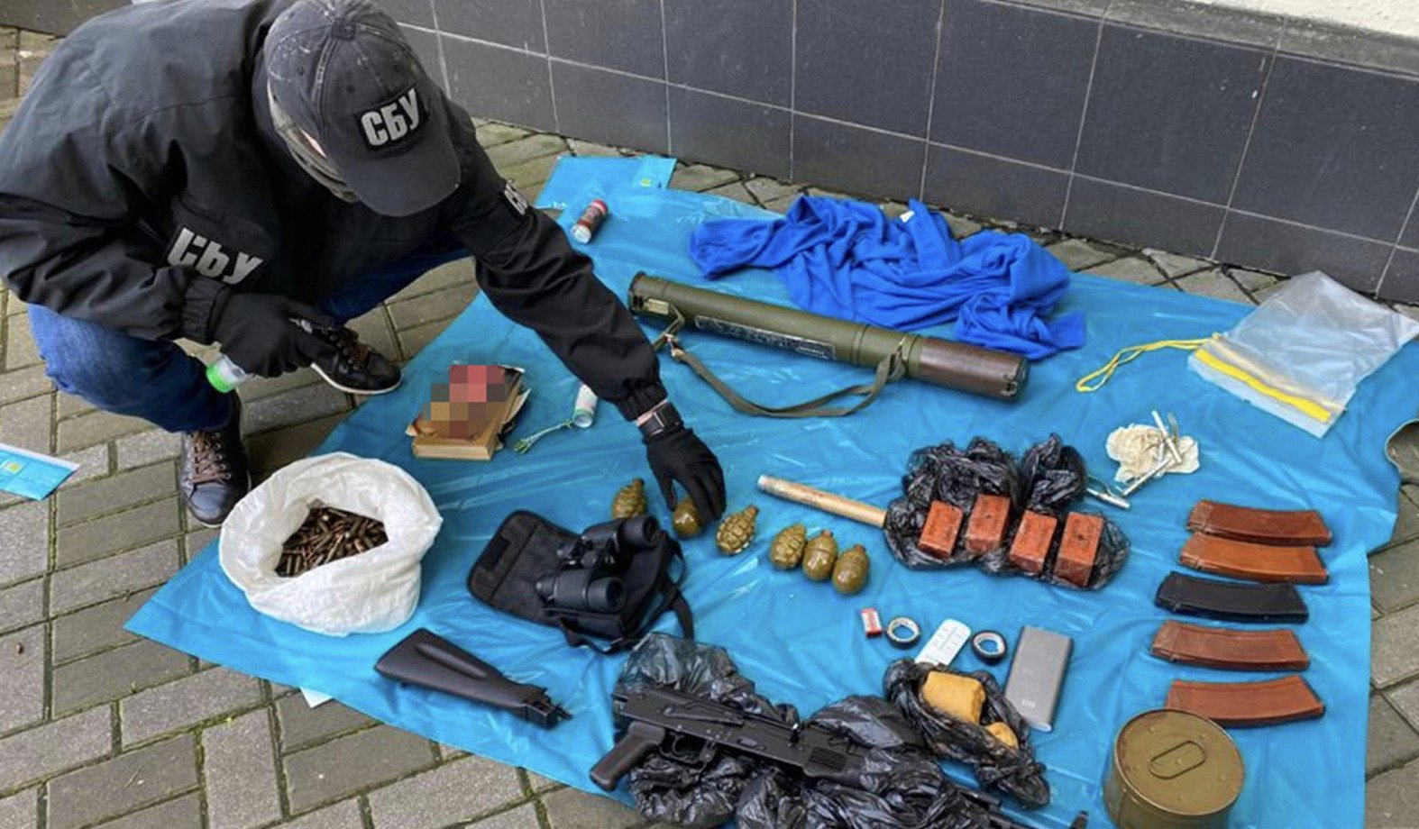 У центрі Києва знайшли схрон із боєприпасами