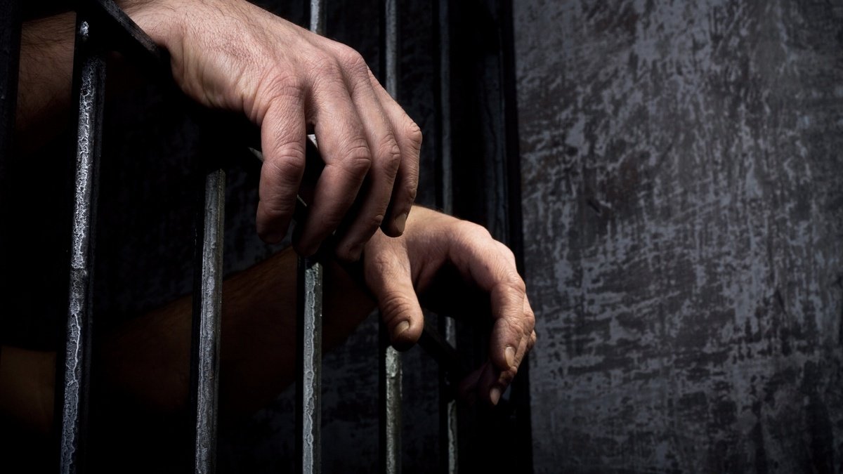 На Франковщине мужчина избил и ограбил двух подростков: ему дали 5 лет тюрьмы