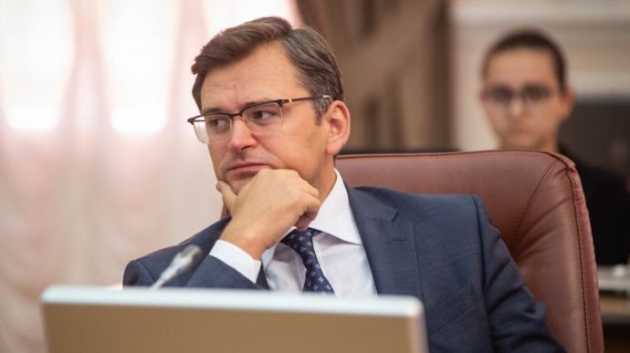 Відведення військ РФ від кордонів України не призвів до деескалації, - Кулеба