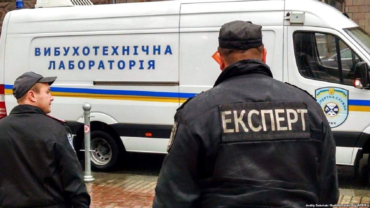 Ищут взрывчатку: в Киеве перекрыли улицу Саксаганского