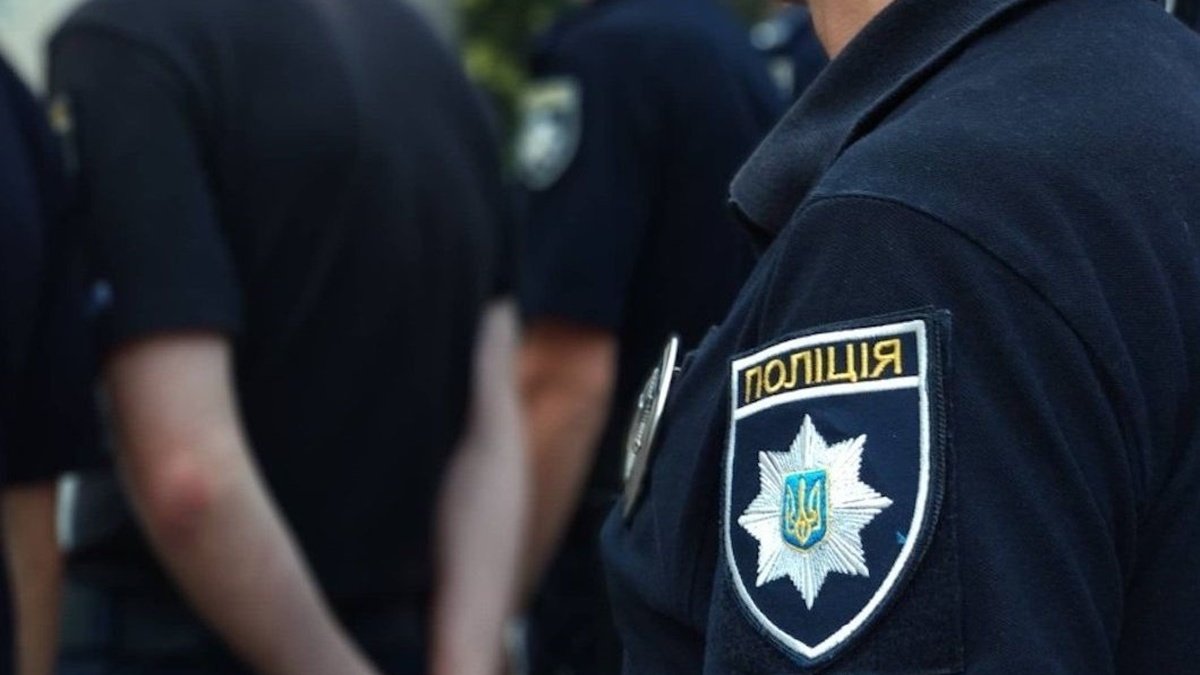 В Житомирской области экс-полицейский «сливал» личные данные украинцев