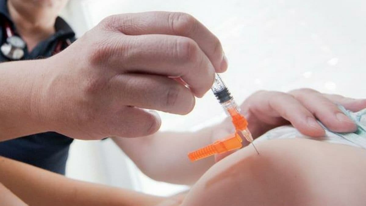 В Украине за сутки COVID-прививку получили более 16 тысяч человек