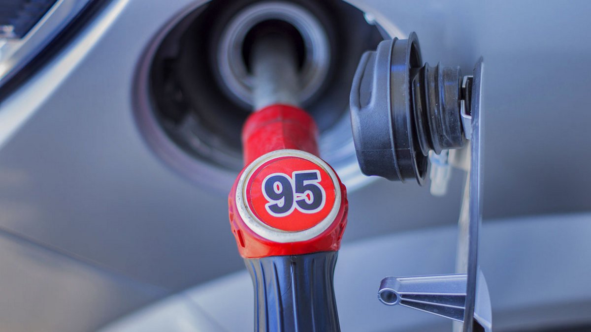 Беларусь может закрыть поставку бензина «А-95» в Украину