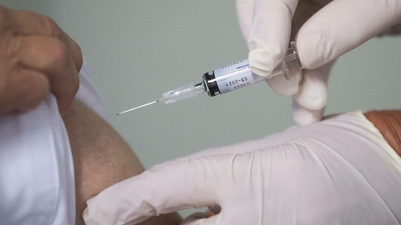 В Украине за сутки COVID-прививку получили более 8 тысяч человек