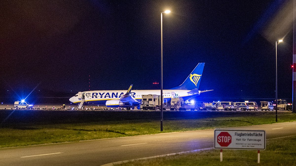 Самолёт Ryanair экстренно посадили в Берлине из-за сообщения о минировании