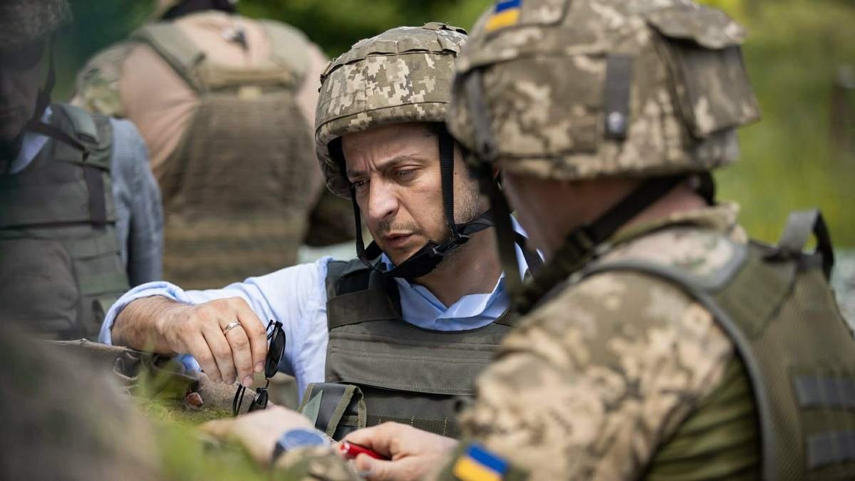Зеленский рассказал о технике боевиков, которая всё еще стоит у границ, вероятности эскалации РФ и угрозе со стороны Беларуси