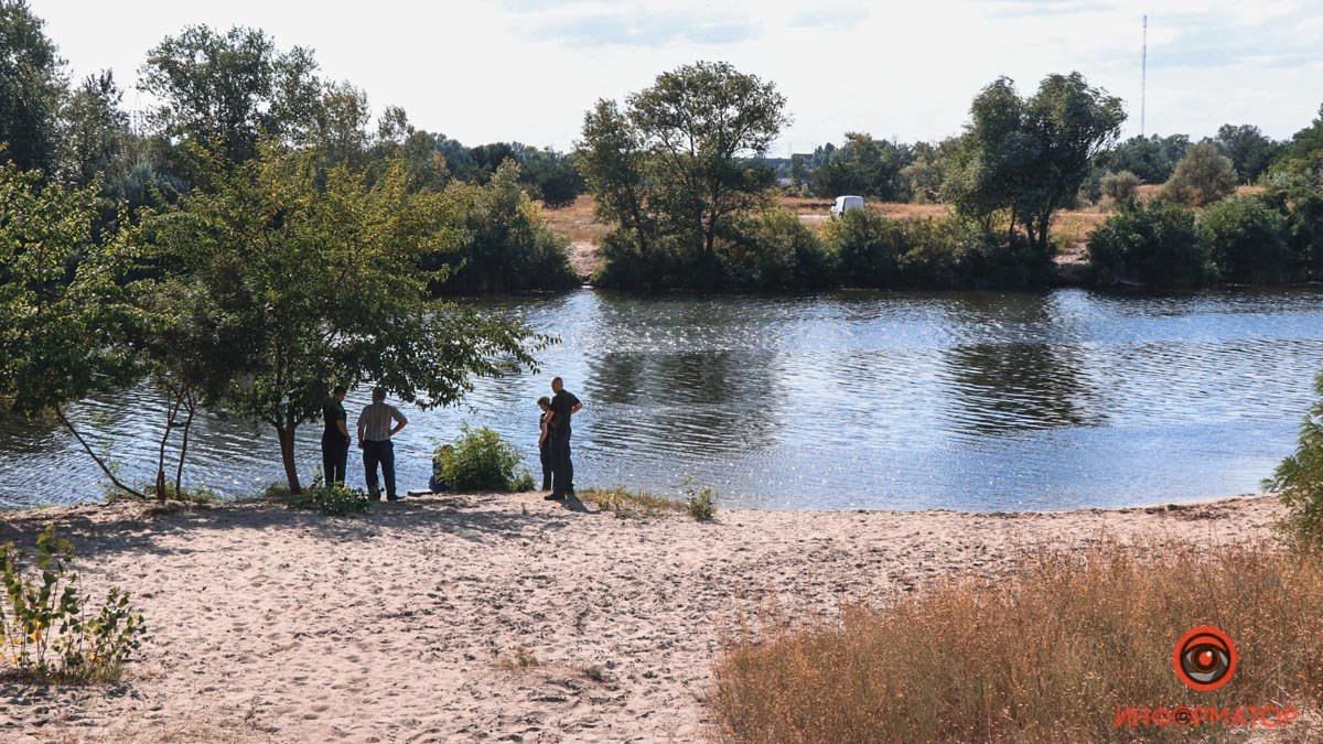 На озері у Волинській області 8-річний хлопчик намагався дістати кепку, але впав і потонув