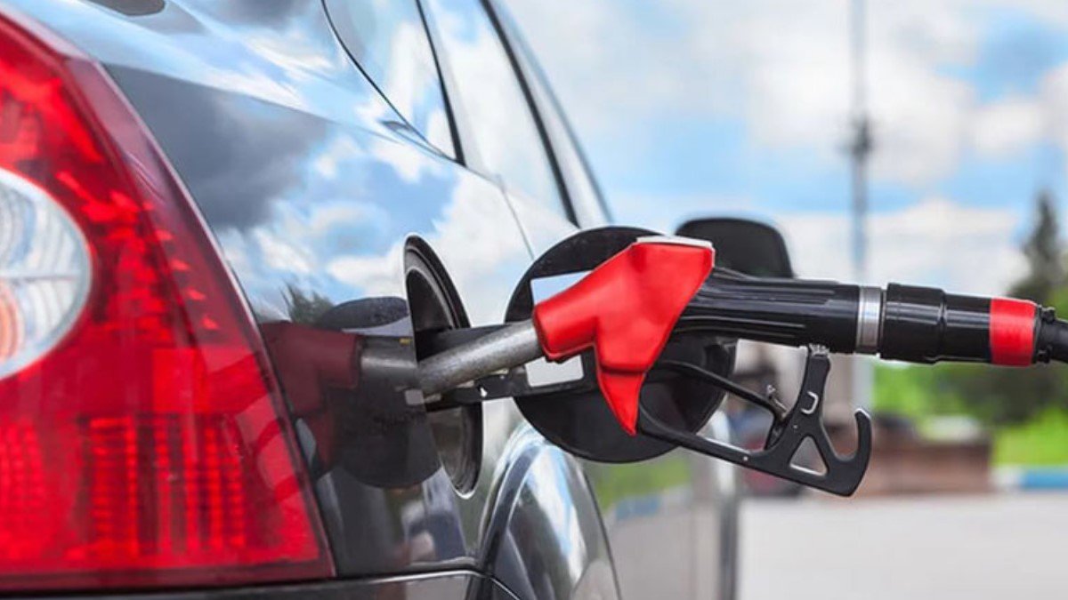 Скільки  коштуватимуть бензин та дизпаливо: Мінекономіки опублікувало нові розрахунки