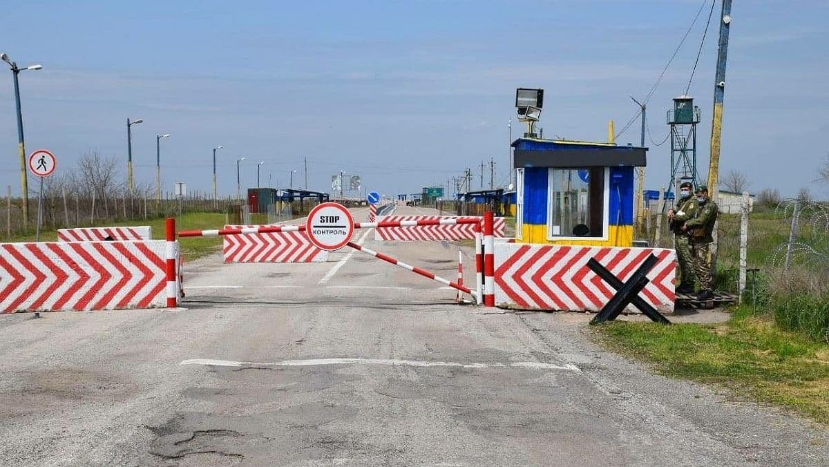 На адмінкордоні з окупованим Кримом тимчасово закриється КПВВ «Чаплинка»