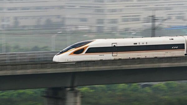 В Китае поезд сбил работников железной дороги, 9 из них погибли