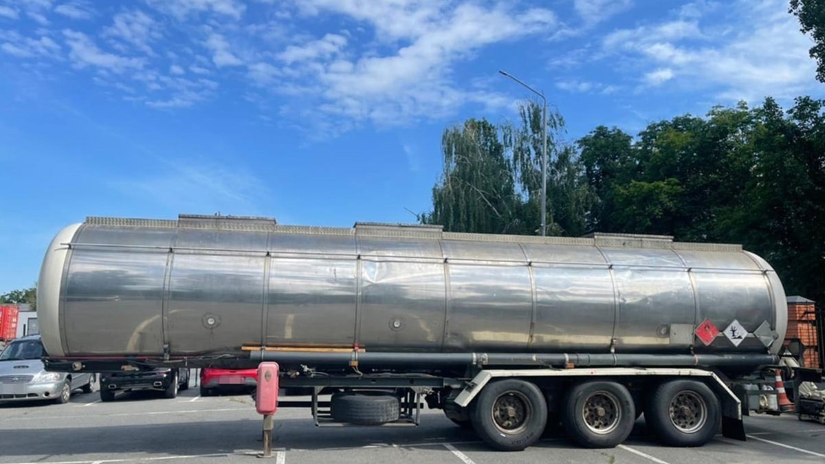 В Украину пытались ввезти 20 тонн химикатов, произведённых на российском заводе, находящемся под санкциями СНБО