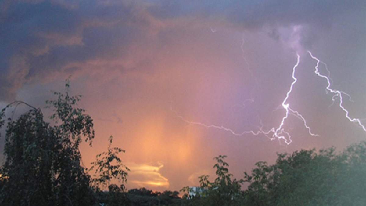 В Україні оголосили штормове попередження: в яких областях погіршиться погода