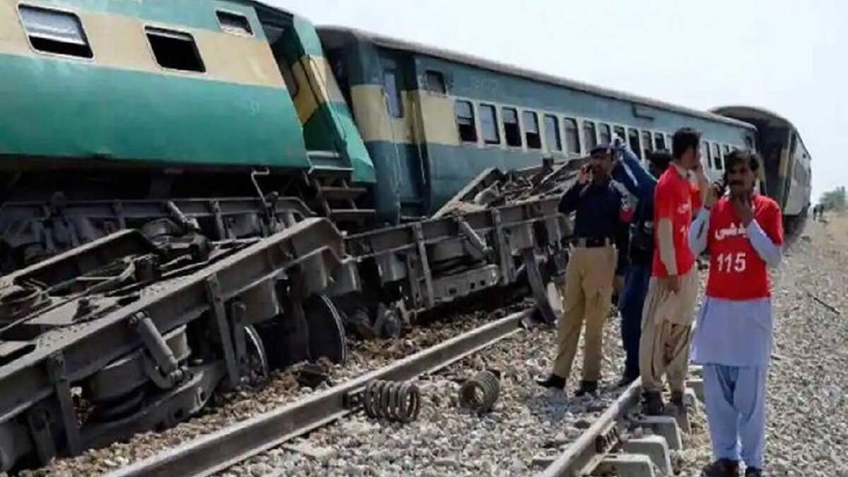 В Пакистане столкнулись два поезда: более 30 погибших