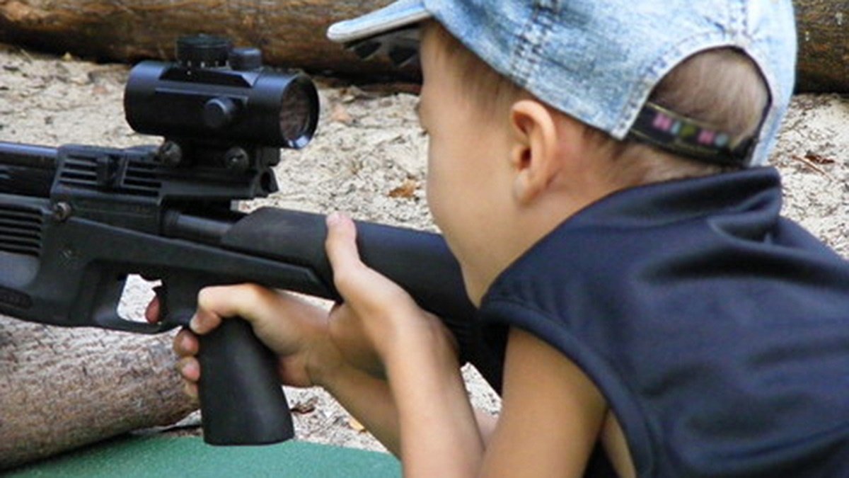У Херсонській області 9-річний онук вистрілив в бабусю