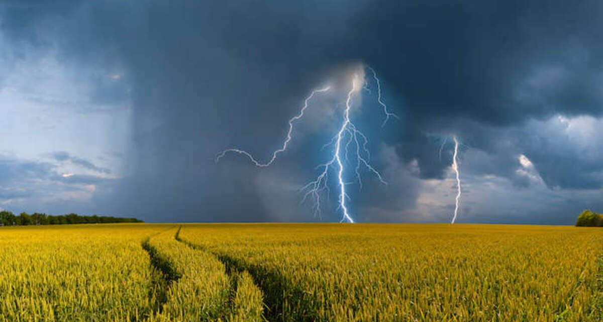 Завтра Україну накриють грозові зливи: погода на 9 червня