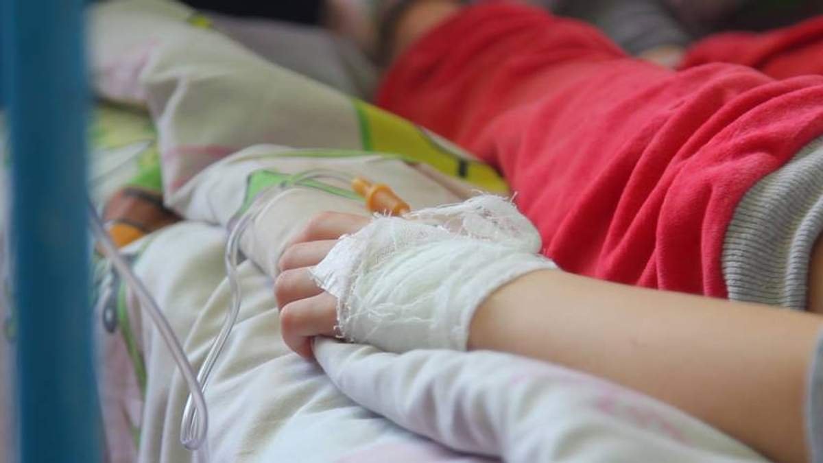 Масове отруєння дітей у таборі під Одесою: кількість хворих збільшилася, відома причина спалаху