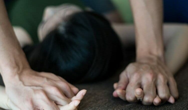 На Рівненщині чоловік ґвалтував 10-річну падчерку: він отримав довічне