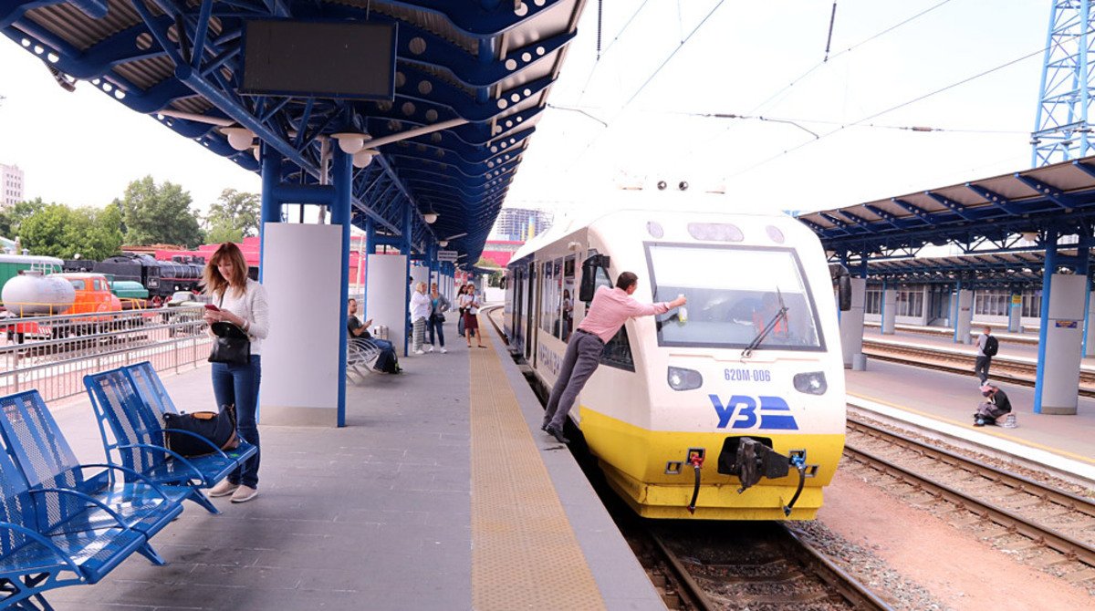 Влітку "Укрзалізниця" запустить додатковий потяг експресу "Київ-Бориспіль": планується 24 пари рейсів