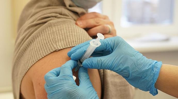 В Украине стало больше желающих вакцинироваться от коронавируса — результаты опроса