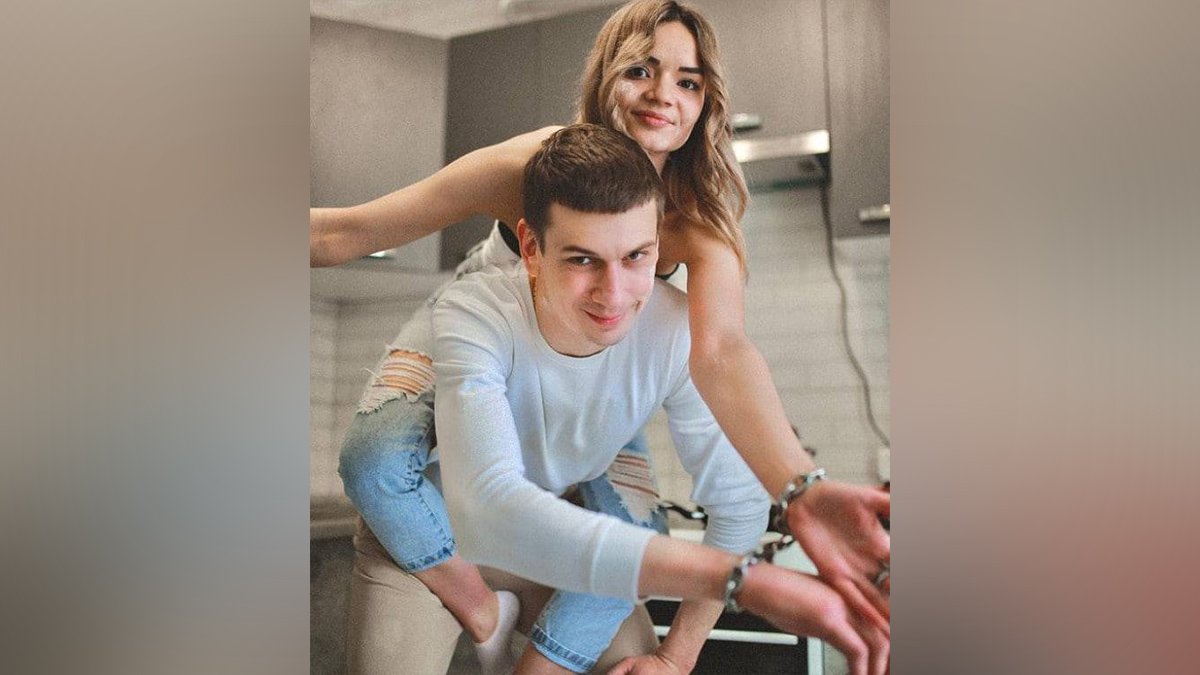 Спустя 4 месяца пара из Харькова, скованная цепью, заявила о разрыве отношений
