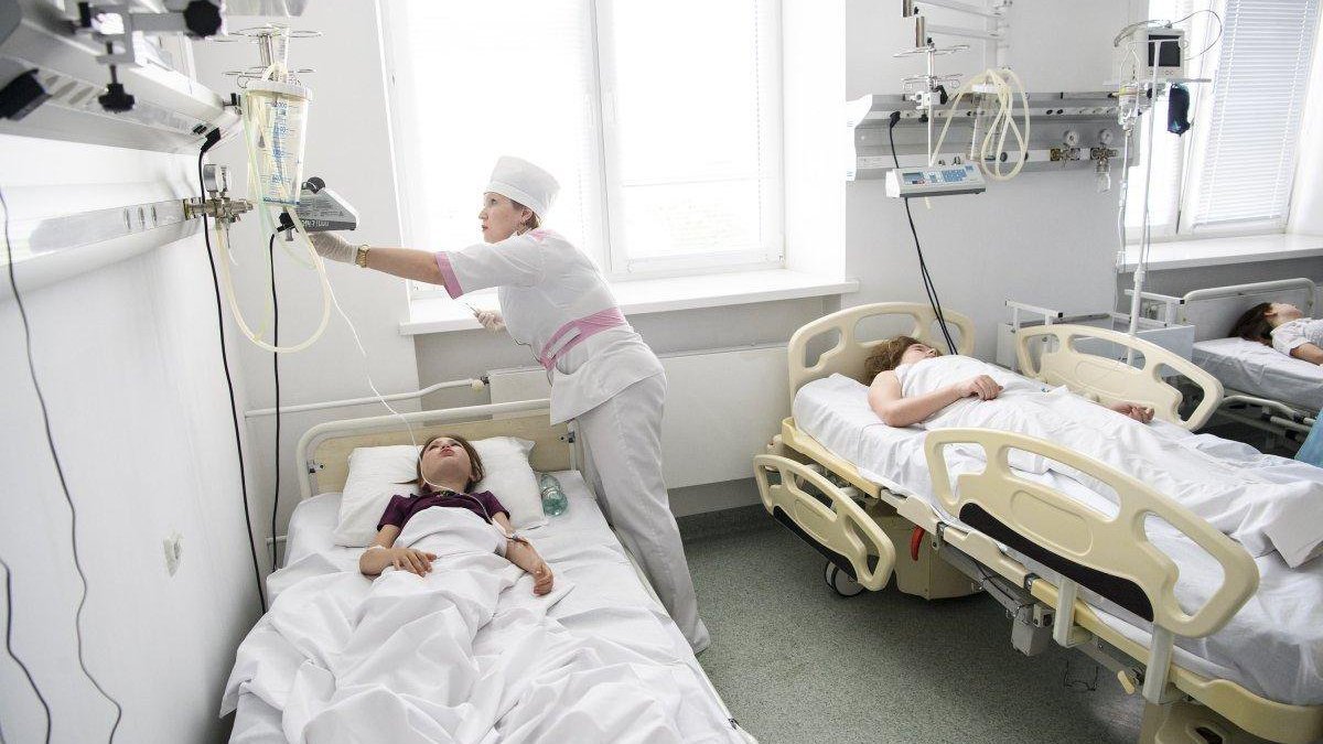 В Харькове 25 человек, в том числе и дети, попали в больницу с признаками отравления. Все говорят, что ели в заведении