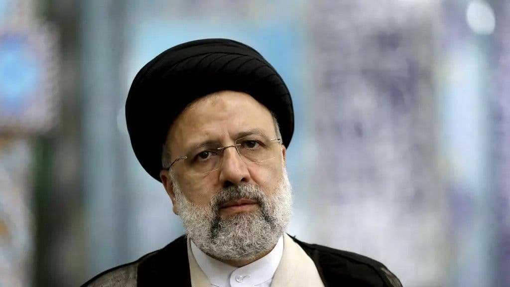 На президентских выборах в Иране победил консервативный судья Раиси