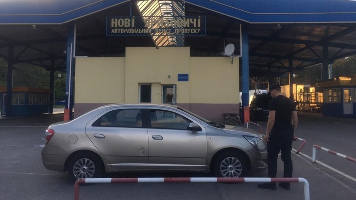На границе между Беларусью и Украиной россиянин забыл, где оставил машину и подал заявление об её угоне