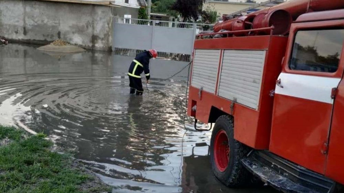 В Одеській області через сильні зливи виникла загроза прориву дамби