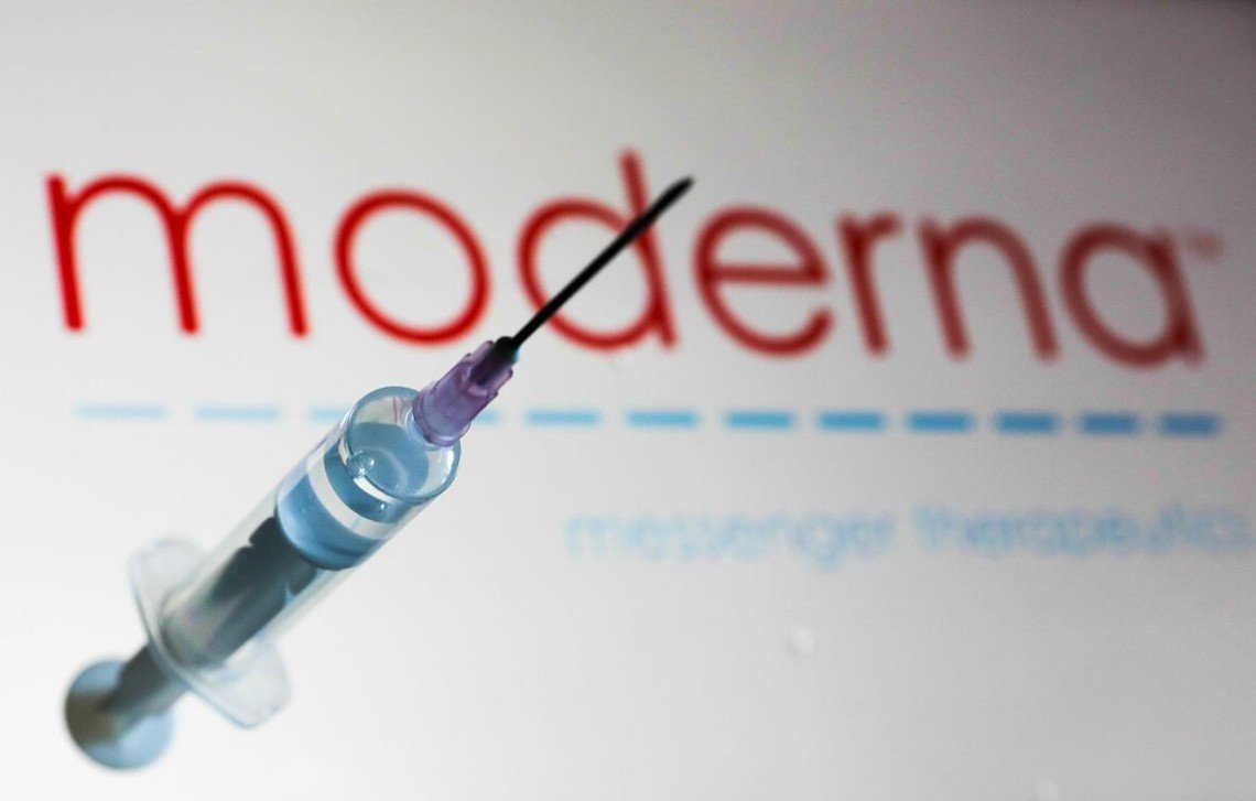 Moderna заявила о снижении эффективности своей вакцины и необходимости дополнительной дозы