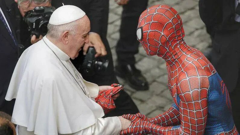 Человек-паук попал на личную встречу с Папой Римским
