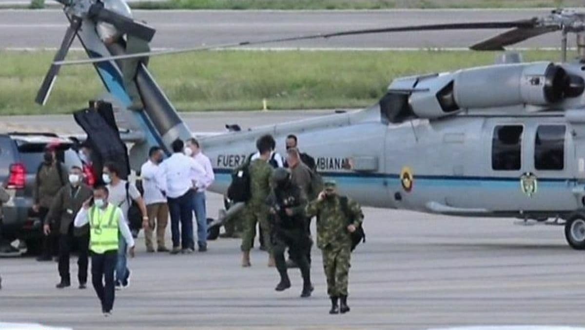 В Колумбии во время полёта обстреляли вертолёт с президентом
