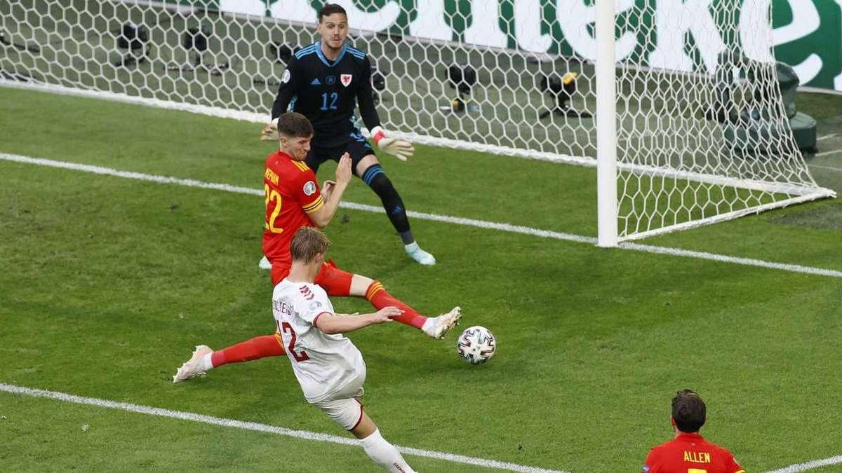 Дания разгромила Уэльс и вышла в четвертьфинал Евро-2020