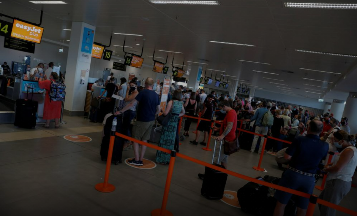 Электронный COVID-сертификат может создать коллапс в аэропортах