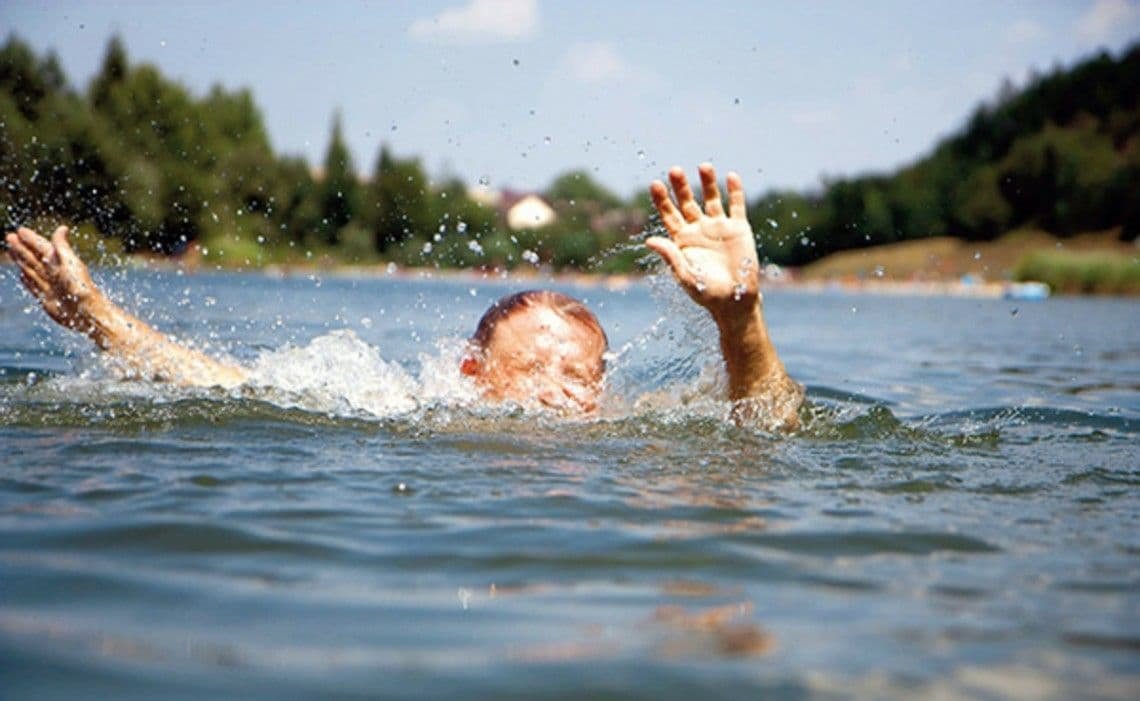 С начала лета в водоёмах Украины утонули 196 человек